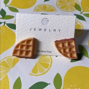 🍋NWT Breakfast Brunch Waffle Food Stud Earrings